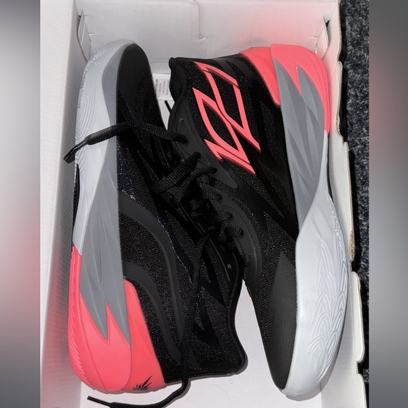 Lamelo ball basketball shoes Mb.02 flare - Picture 1 of 7